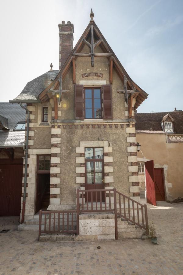 בורז'ה L'Hotel De Panette, Entree Sainte Chapelle - Cathedrale מראה חיצוני תמונה