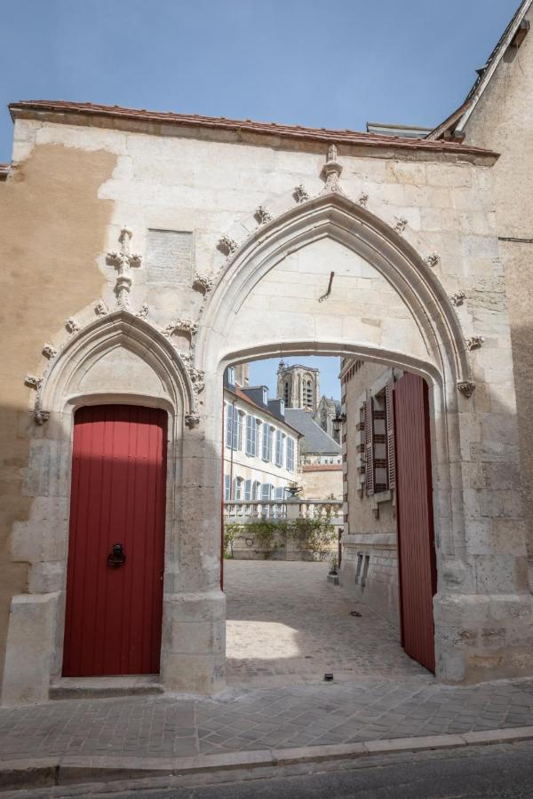 בורז'ה L'Hotel De Panette, Entree Sainte Chapelle - Cathedrale מראה חיצוני תמונה